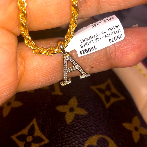 10k solid gold REAL DIAMOND Initial pendant SALE! - Picture 3 of 8
